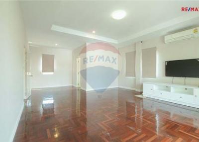 246 Sqm., 4 Beds House listed for ฿ 7,000,000.