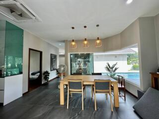 Single house with swimming pool in Huay Yai for sale