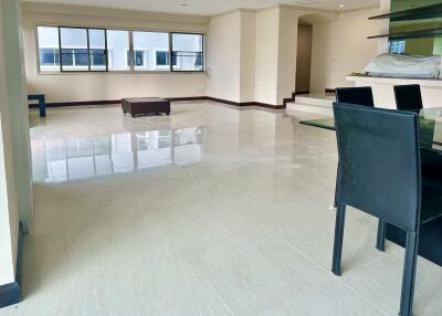 For RENT : 33 Tower / 3 Bedroom / 4 Bathrooms / 358 sqm / 95000 THB [11082938]