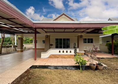 Emerald Green : 3 Bedroom 3 Bathroom Villa