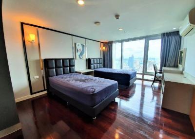 Circle Condominium  4 Bed Penthouse For Rent Near MRT