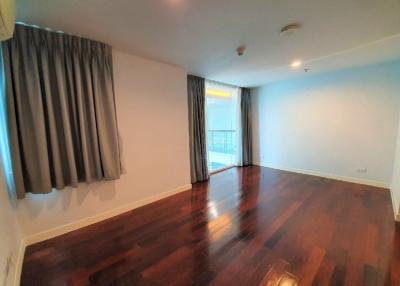 Circle Condominium  4 Bed Penthouse For Rent Near MRT