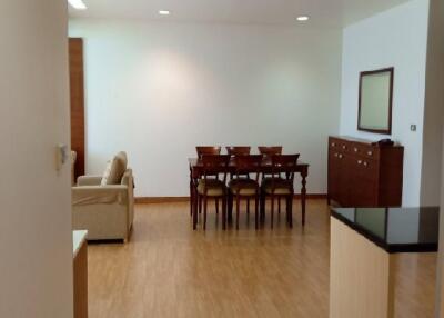 Large 3 Bedroom Apartment in Trendy Thonglor