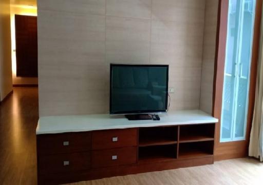 Large 3 Bedroom Apartment in Trendy Thonglor