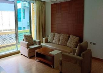 Large 3 Bedroom Apartment in Trendy Thonglor