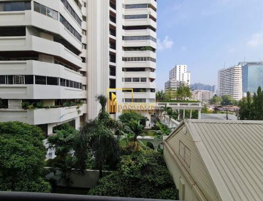 Large 3 Bedroom Apartment in Sukhumvit 11