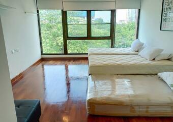 Baan Ananda  Very Spacious 3 Bedroom Condo For Rent in Ekkamai