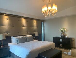 Elegant 2 Bedroom Penthouse Apartment in Phra Khanong