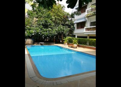 2 Bed Apartment For Rent in Chit Lom BR20128AP