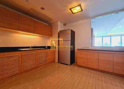 4 Bedroom Apartment For Rent in Ekkamai