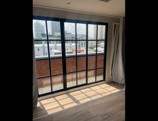 Penthouse Condo  2 Bedroom For Rent in Ekkamai