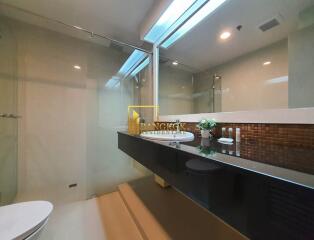 3 Bedroom Apartment in Asoke For Rent