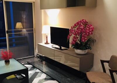 1 Bedroom For Rent in Prasarnmitr Condo Asoke