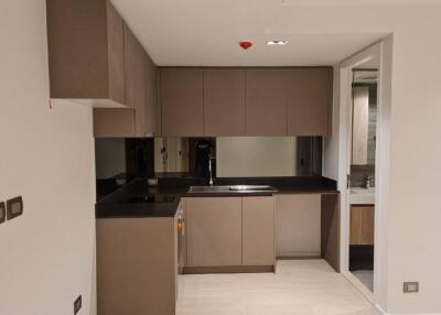 1 Bedroom For Rent in Craft Ploenchit