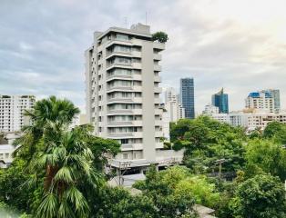 3 Bedroom Pet Friendly Apartment in Thonglor
