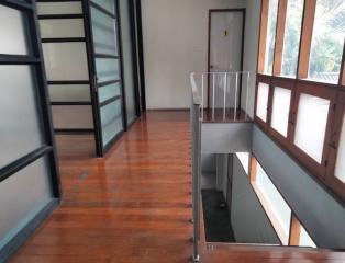 5 Bedroom House For Rent or Sale in Phra Khanong