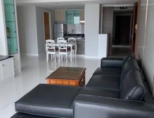 2 Bedroom For Rent in Fullerton Ekkamai