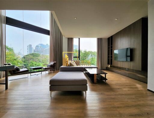 3 Bedroom Luxury Apartment in Phrom Phong