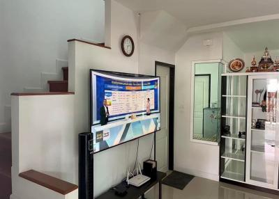 2-story twin house for sale, Supalai Ville Village, good location, near Central Chonburi Department Store.