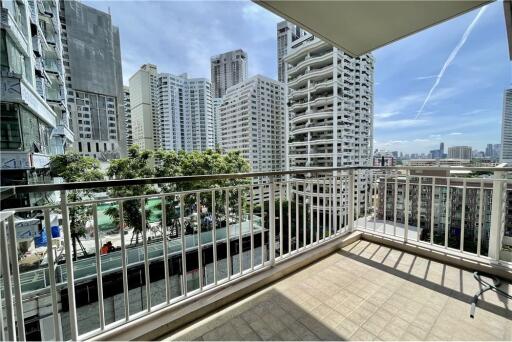 For Rent 2+1 bedrooms, High floor. Just a few minutes walk to BTS Phrom Phong at Baan Siri 24 - 920071001-12407