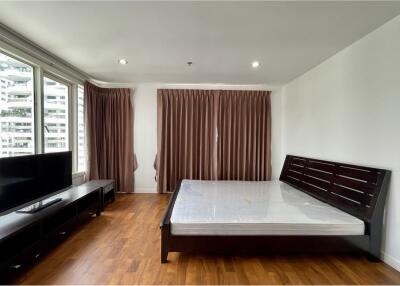 For Rent 2+1 bedrooms, High floor. Just a few minutes walk to BTS Phrom Phong at Baan Siri 24 - 920071001-12407