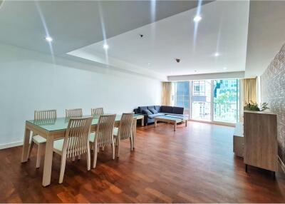 For Rent 2+1 bedrooms, High floor. Just a few minutes walk to BTS Phrom Phong at Baan Siri 24