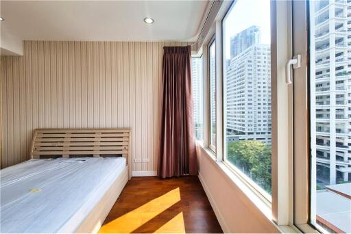 For Rent 2+1 bedrooms, High floor. Just a few minutes walk to BTS Phrom Phong at Baan Siri 24