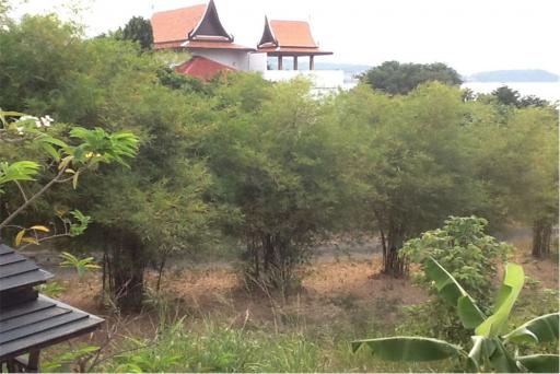 Commercial Land plot with sea view in Plai Laem