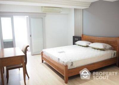 2-BR Apt. near BTS Phloen Chit