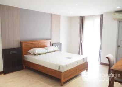 2-BR Apt. near BTS Phloen Chit