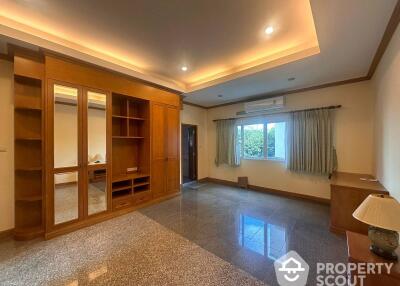 2-BR Apt. near MRT Sukhumvit