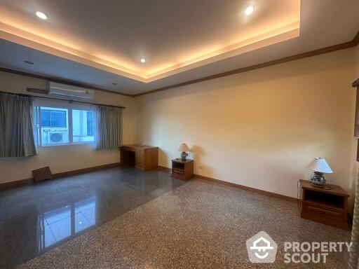 2-BR Apt. near MRT Sukhumvit