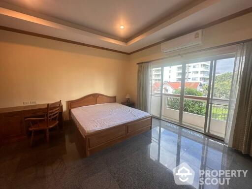 2-BR Apt. near MRT Sukhumvit