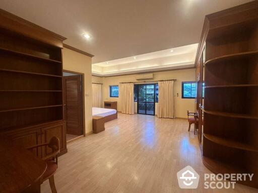 3-BR Apt. near MRT Sukhumvit