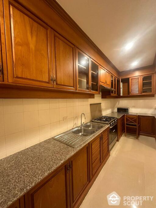 3-BR Apt. near MRT Sukhumvit