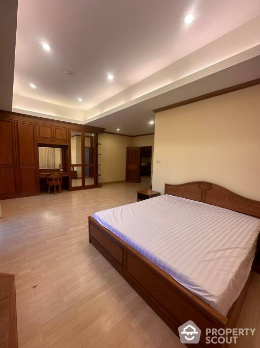 3-BR Apt. near MRT Sukhumvit