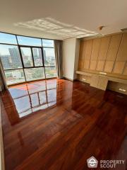 4-BR Penthouse at Castle Hill Mansion Condominium near BTS Ekkamai