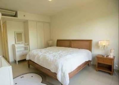 Condo for rent next to Wong Amat Beach, North Pattaya, 2 large bedrooms, pool view and sea view.