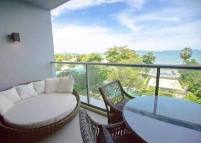 Condo for rent next to Wong Amat Beach, North Pattaya, 2 large bedrooms, pool view and sea view.