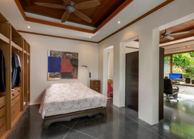 Luxurious 5 Bedroom Pool Villa in Rawai For Sale