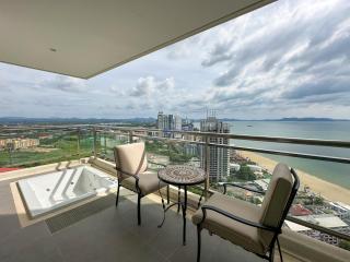 2 Bedrooms Condo in Reflection Jomtien C011199