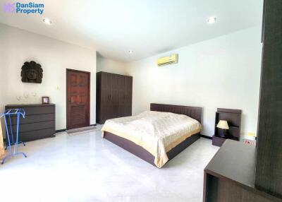 Cozy 3-Bedroom Pool Villa in Hua Hin at The Heights2