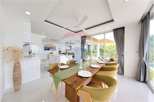 Ultra modern style 3 bed villa in CHaweng Noi