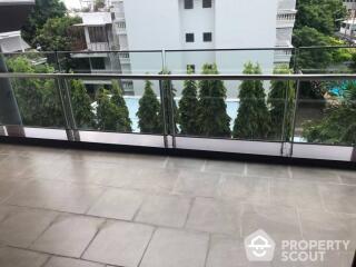 2-BR Apt. near BTS Ekkamai