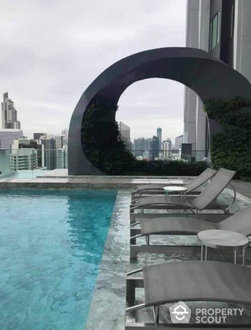 1-BR Condo at The Edge Sukhumvit 23 near MRT Sukhumvit