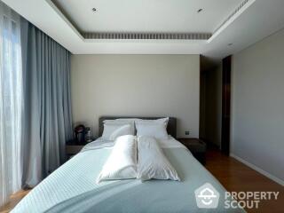 2-BR Condo at Sindhorn Tonson near BTS Ratchadamri