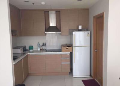 2 bed Condo in The Emporio Place Khlongtan Sub District C012928