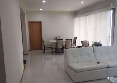 2 bed Condo in The Emporio Place Khlongtan Sub District C012928