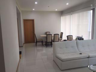 2 bed Condo in The Emporio Place Khlongtan Sub District C012928