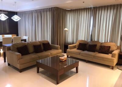 2 bed Condo in The Emporio Place Khlongtan Sub District C10375